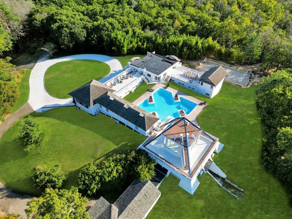 Hamptons Peak Tranquility • Iconic Retreat
