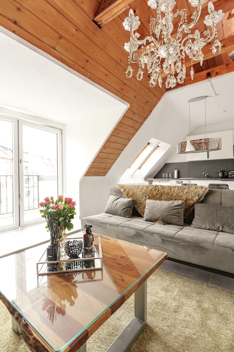 Erfolgreiche Airbnb-Immobilie: Maisonette (duplex apartment)-City-Wifi - 5 Person in Südostviertel