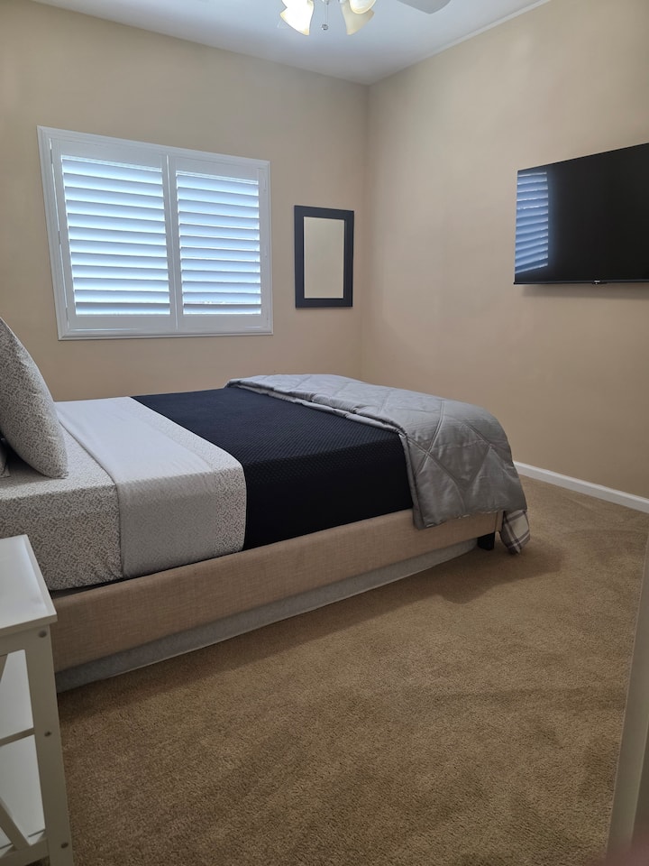 druhá izba s veľkou posteľou