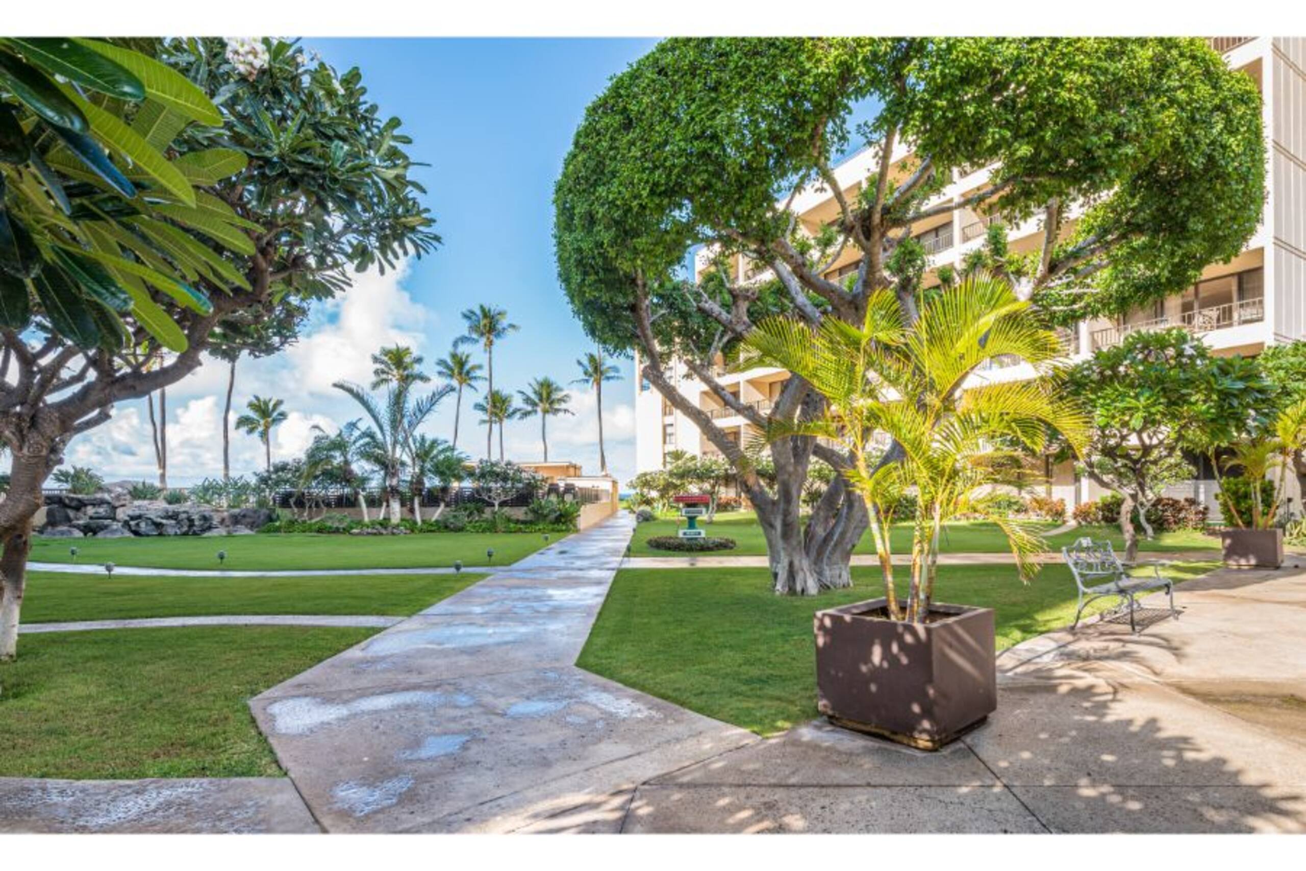 Condo in Kihei · ★5.0 · 1 bedroom · 2 beds · 1 private bath - Image 32