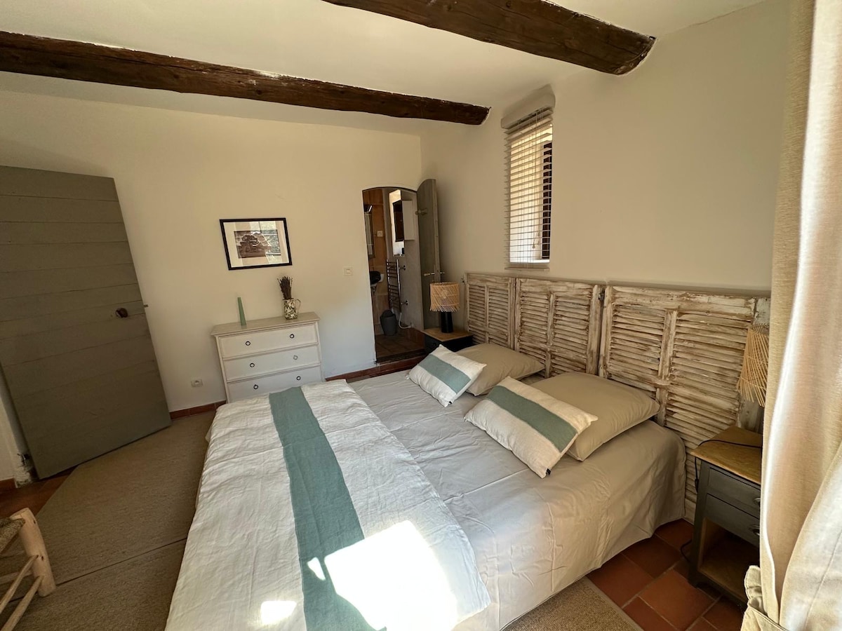 غرفة النوم 1