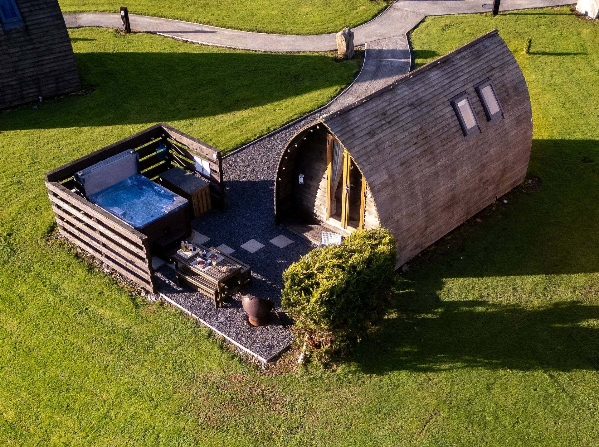 Cosy Modern Glamping Pod With Hot Tub