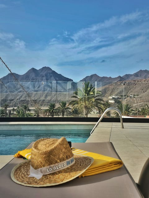 Pepe and Lola's villa