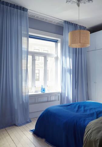 Unique bright design apartment, central gallery image 3