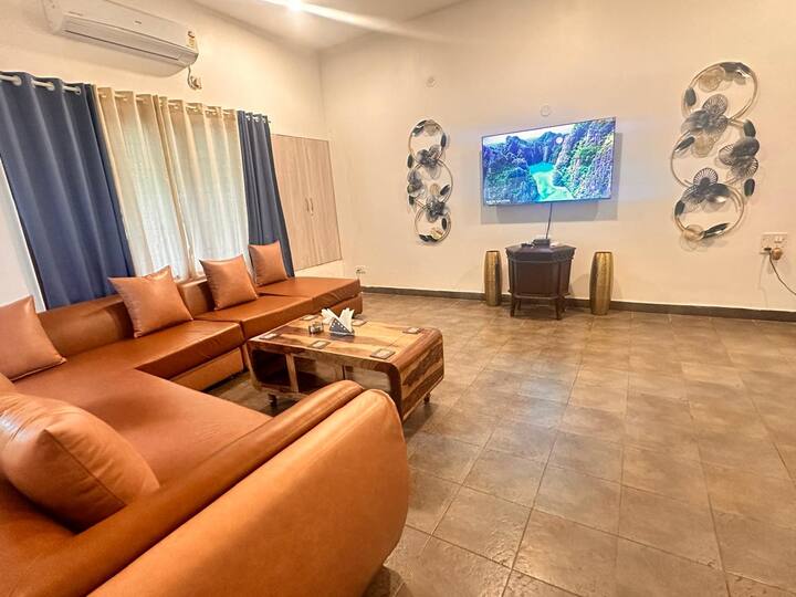Living room image 10