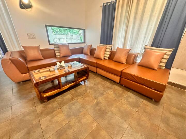 Living room image 8