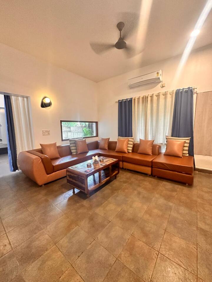 Living room image 6