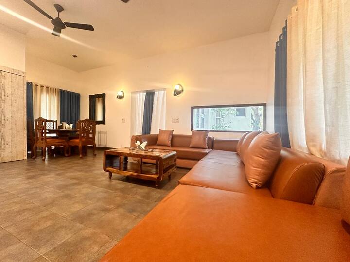 Living room image 7