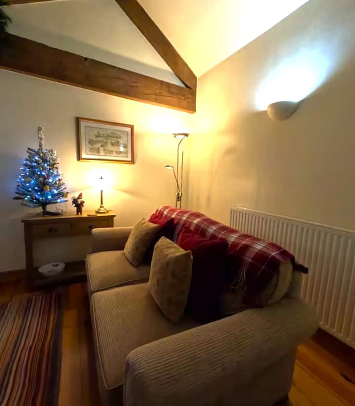Mistal A Rural Cottage Within A Courtyard - Huddersfield