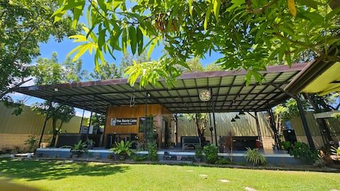 Guesthouse with Jacuzzi and Billiards