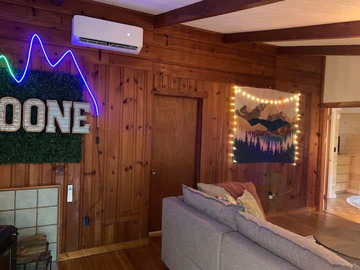 Mountainside Boho Chalet - Boone, NC