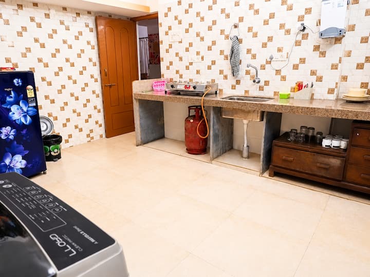 Full kitchen image 3