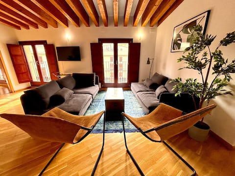 Popular Airbnb listing: Casa Plaza Redonda in Ciutat Vella
