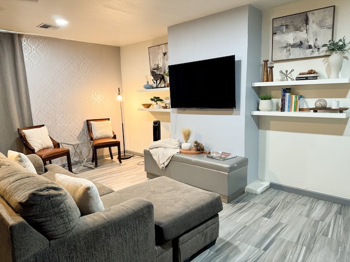 Relaxing 2 Bedroom Attached Guest House - Yuma, AZ