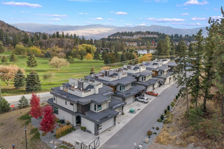 The Rooftop Oasis! - West Kelowna