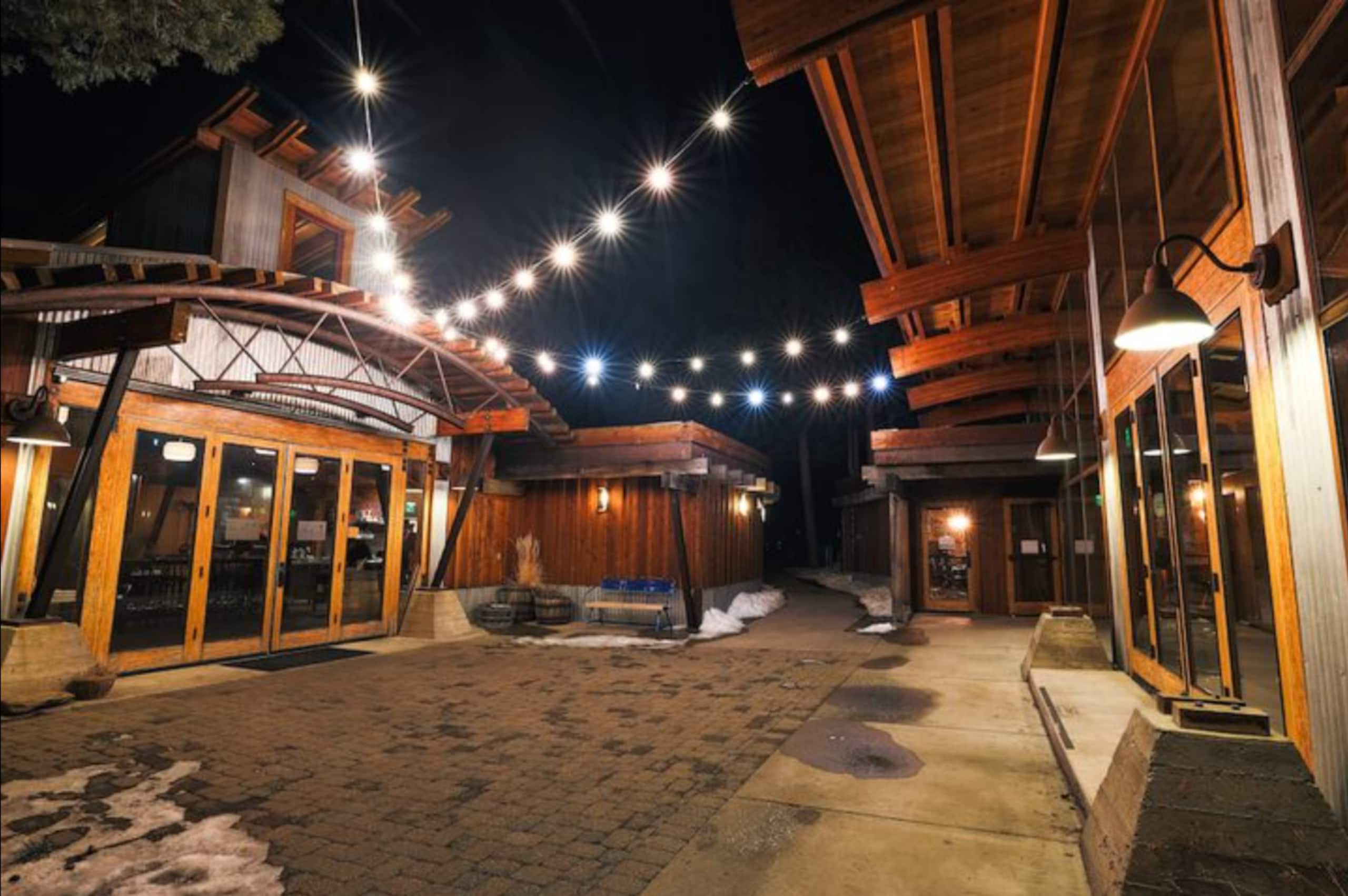 2 Hotel Rooms Near Lake Tahoe & Skiing - Photo 20