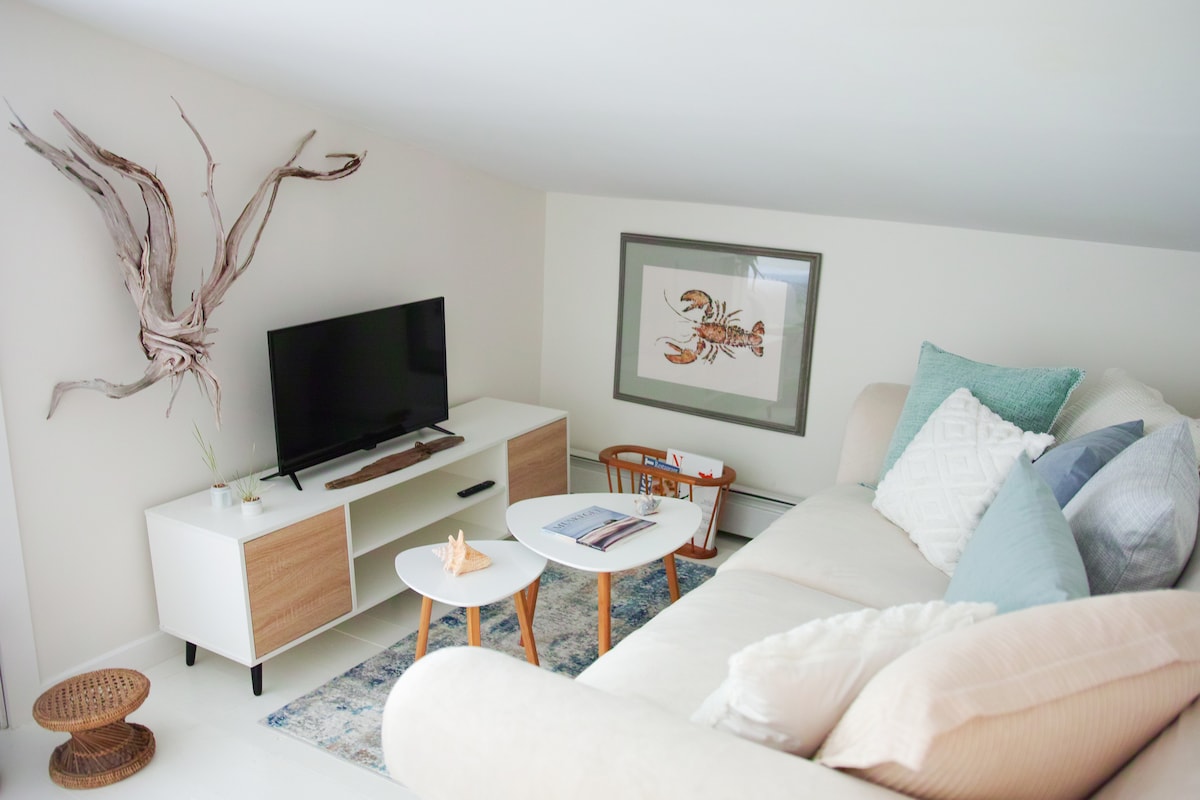 Popular Airbnb listing: Cozy loft in Nantucket town in Nantucket