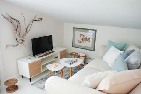 Popular Airbnb listing: Cozy loft in Nantucket town in Nantucket
