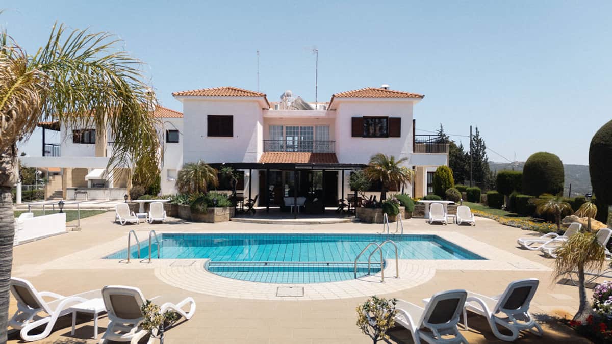 The Choirokoitia Grand Mansion - Pool & Grounds