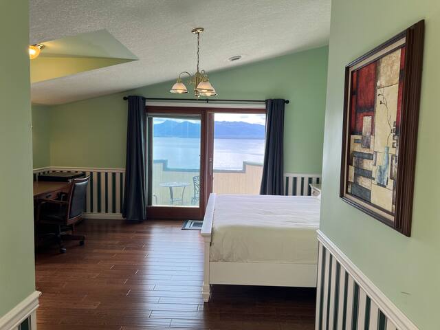 5W Oceanfront Hideaway – All 4 Rooms gallery image 4