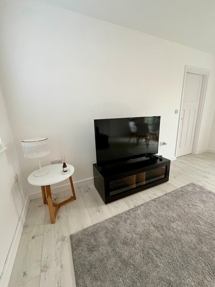 The Roundfield Lodge - Falmouth