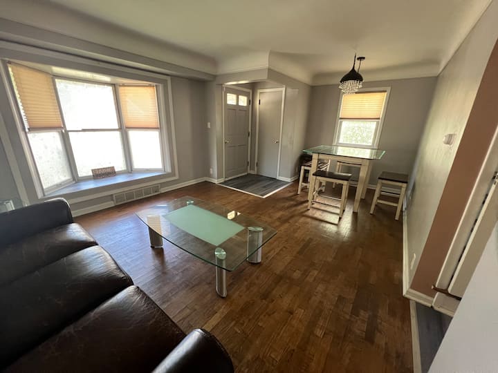 Home For Families, Professionals, & Extended Stays - Flint, MI