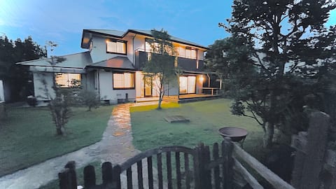 Ideal for sightseeing in Osaka & Nara 5LDK 2WC 2 parking "Sakai Garden & Villa" 30-minute drive to K