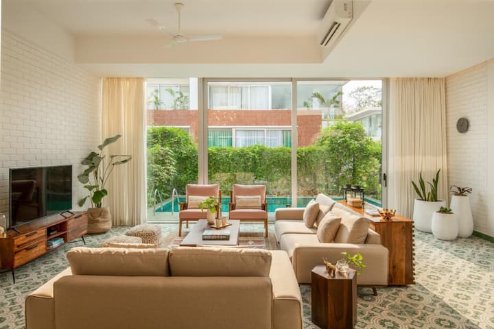 Living room image 7