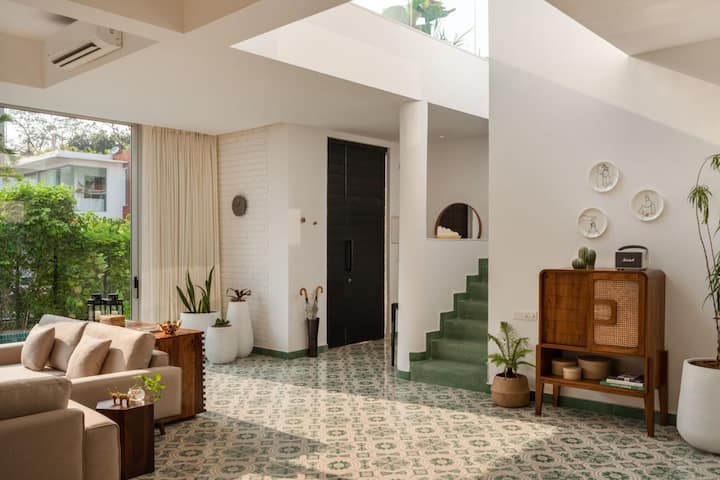 Living room image 5