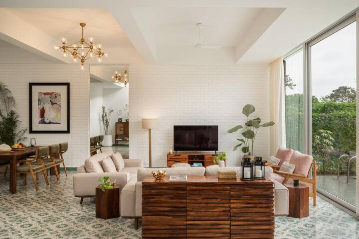 Living room image 6