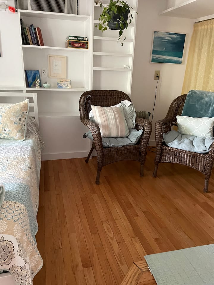 Sweet Rustic Studio Apartment - Crozet, VA