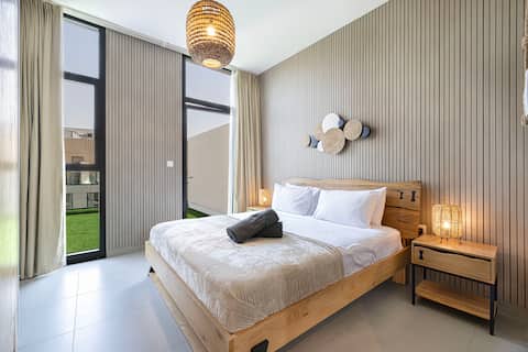 1BR Skyview Penthouse by Blue Cloud Holidays