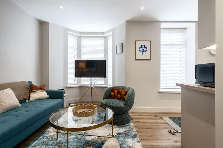Turtle Cove | Central Portrush Stay | Sleeps 4 - Portstewart