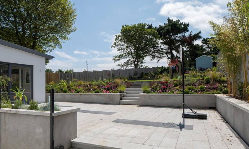 Luxury Modern House- Howth – Gardens and Seaview gallery image 4