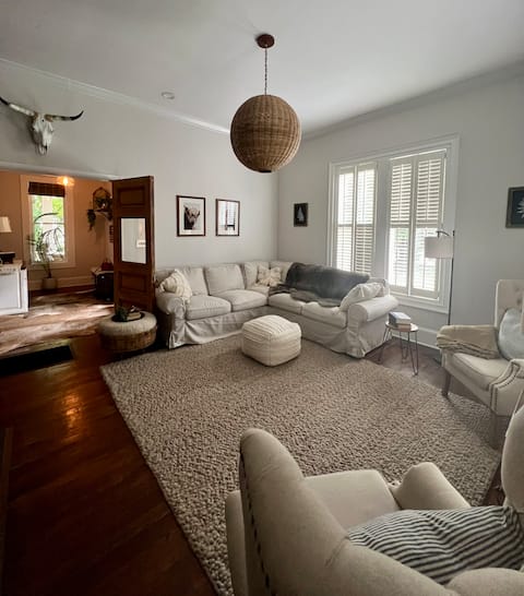 Camellia Cottage Downtown Newnan