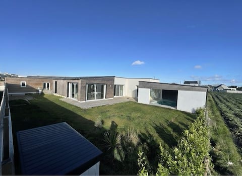~ Hot Tub & Heated Pool ~ New Villa in Brittany ~