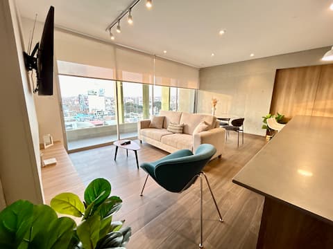 S* | Modern 2BR w/ Balcony Central