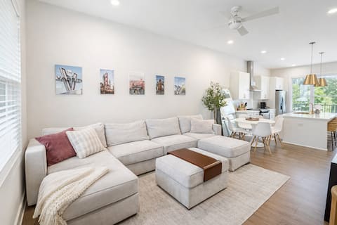 Successful Airbnb property: Cozy 2 BR/2 BA Home -5 mi to Mercedes-Benz Stadium in Chosewood Park