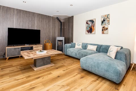 Popular Airbnb listing: Plouescat, Porsguen seaside house in Plouescat