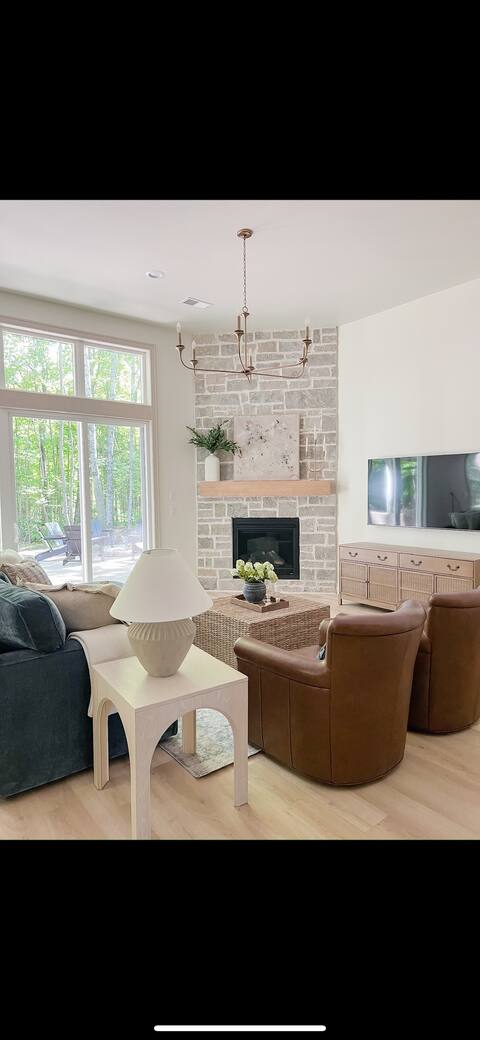 New Build, Two Master Suite, Walk to Fish Creek