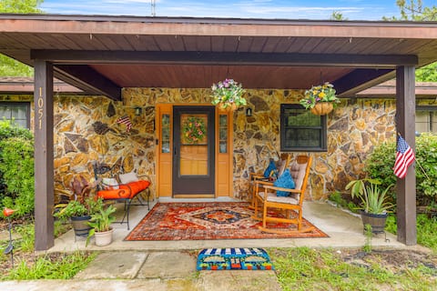 Fall Getaway Festivals, Fireplace & Family Fun”