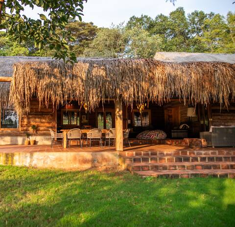 Firefly Log Cabin- nature retreat near Nbi