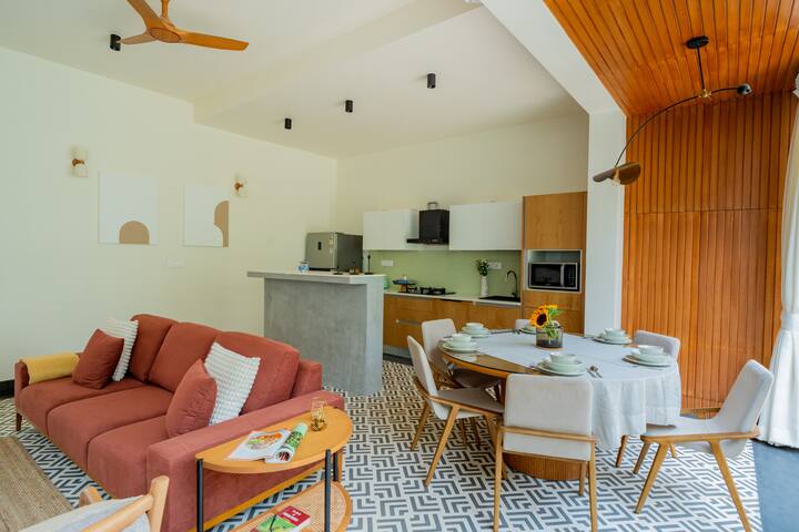 Dining area image 1