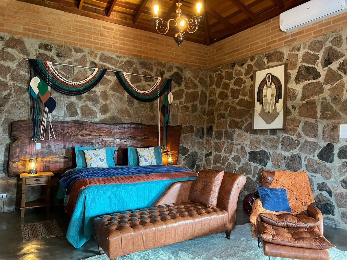 Top Airbnb: Chalé Fortaleza - São Francisco Village em São Bento Do Sapucaí