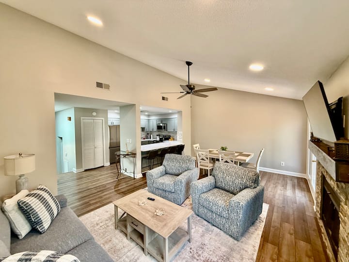 +Renovated Rumbling Bald Condo-amazing Amenities+ - Chimney Rock, NC