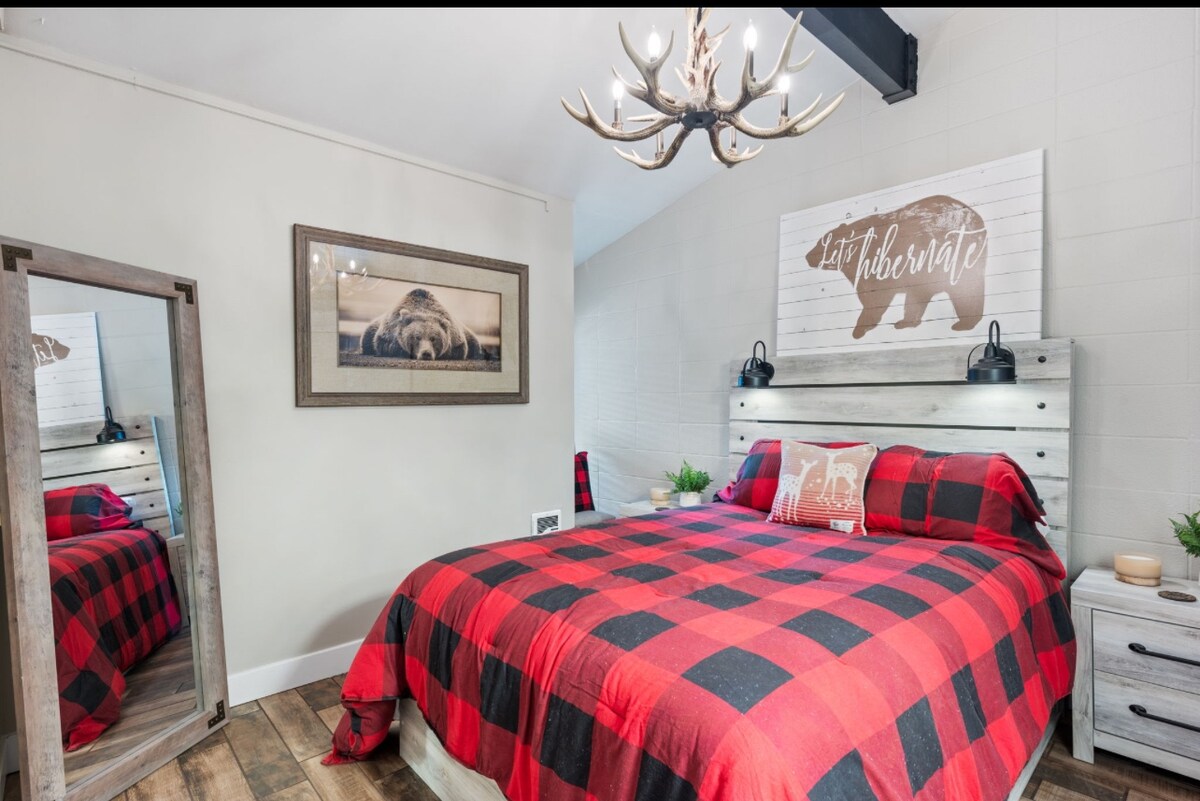 จำศีลในห้องหมี พร้อมพื้นที่แต่งหน้าโต๊ะเครื่องแป้ง 