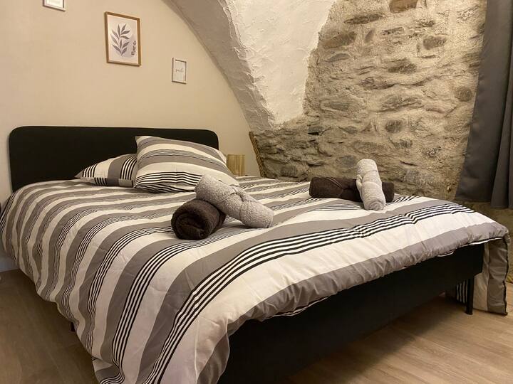 საძინებელი 1