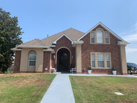 Great House minutes from New Orleans Superdome