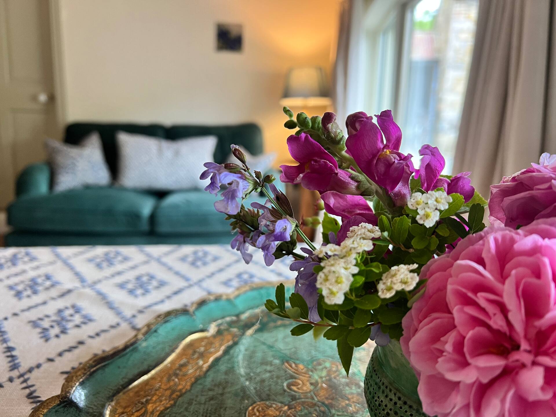 Romantic coach house cottage