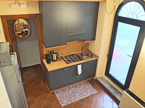 Proprietà Airbnb di successo: Casa Canetta - Mini apartment in the center of Intra a Verbania
